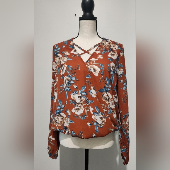 Rue 21 Rust Floral crisscross front top PTP 21" L 23" W 16-23" - Picture 1 of 4